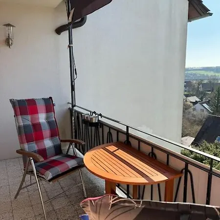 3 Zimmerwohnung Mit 2 Schlafzimmer Balkon Kueche Tv Wlan 公寓 *