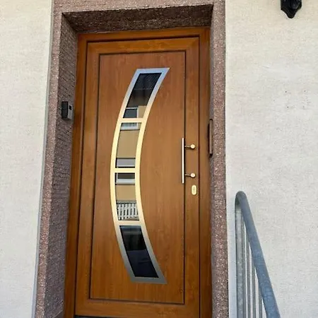公寓 3 Zimmerwohnung Mit 2 Schlafzimmer Balkon Kueche Tv Wlan *