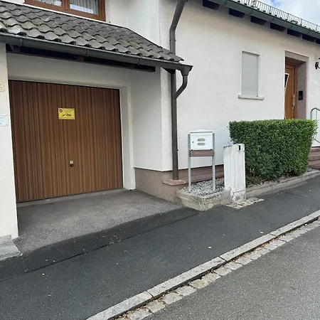 3 Zimmerwohnung Mit 2 Schlafzimmer Balkon Kueche Tv Wlan * 朗根岑