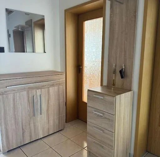 Appartement 3 Zimmerwohnung Mit 2 Schlafzimmer Balkon Kueche Tv Wlan