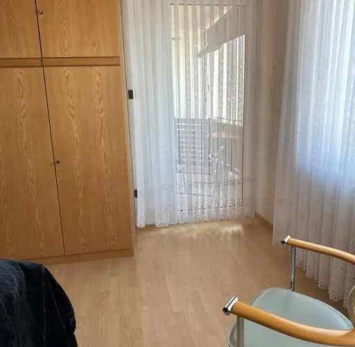 Appartement 3 Zimmerwohnung Mit 2 Schlafzimmer Balkon Kueche Tv Wlan