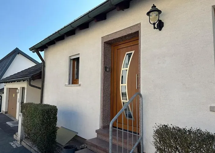 Appartement 3 Zimmerwohnung Mit 2 Schlafzimmer Balkon Kueche Tv Wlan *