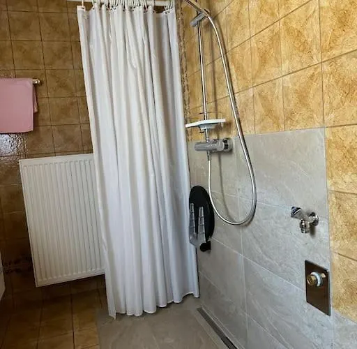 3 Zimmerwohnung Mit 2 Schlafzimmer Balkon Kueche Tv Wlan Appartement Langenzenn