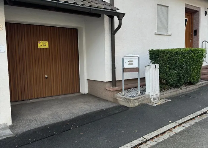 3 Zimmerwohnung Mit 2 Schlafzimmer Balkon Kueche Tv Wlan Appartement *