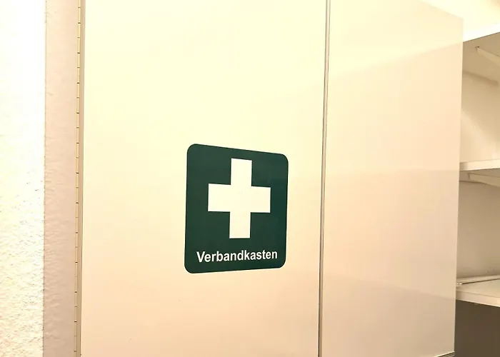 3 Zimmerwohnung Mit 2 Schlafzimmer Balkon Kueche Tv Wlan Appartement *