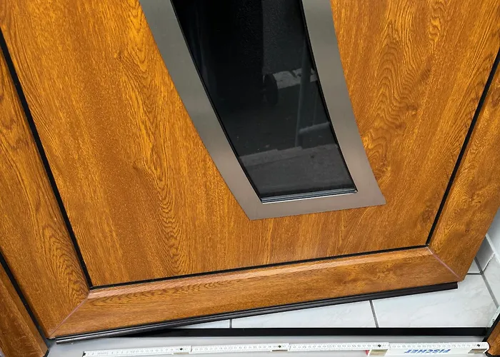 Appartement 3 Zimmerwohnung Mit 2 Schlafzimmer Balkon Kueche Tv Wlan *