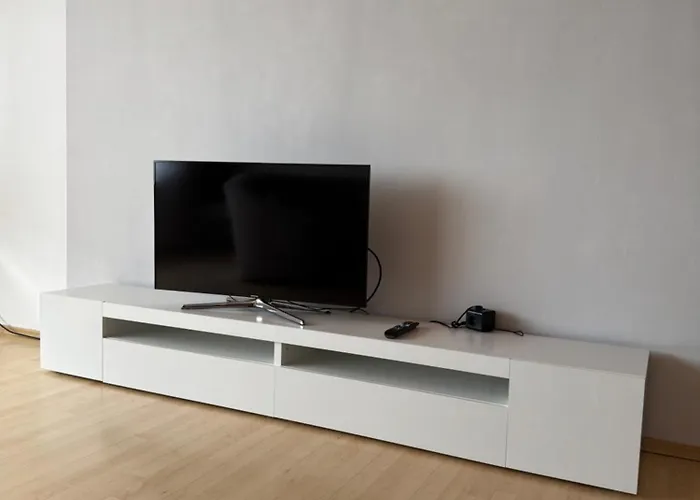 Appartement 3 Zimmerwohnung Mit 2 Schlafzimmer Balkon Kueche Tv Wlan