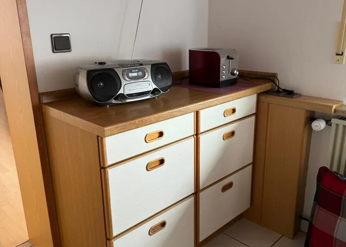 3 Zimmerwohnung Mit 2 Schlafzimmer Balkon Kueche Tv Wlan