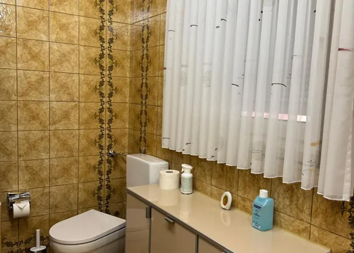 Appartement 3 Zimmerwohnung Mit 2 Schlafzimmer Balkon Kueche Tv Wlan