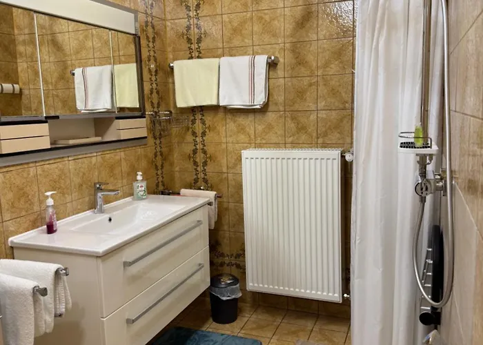 3 Zimmerwohnung Mit 2 Schlafzimmer Balkon Kueche Tv Wlan Appartement Langenzenn