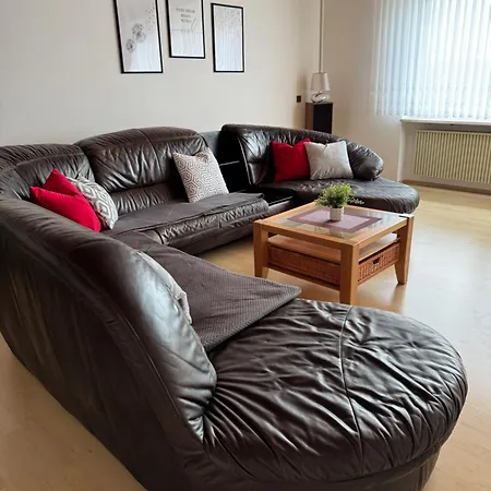 شقة 3 Zimmerwohnung Mit 2 Schlafzimmer Balkon Kueche Tv Wlan Langenzenn