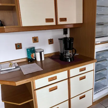 3 Zimmerwohnung Mit 2 Schlafzimmer Balkon Kueche Tv Wlan *